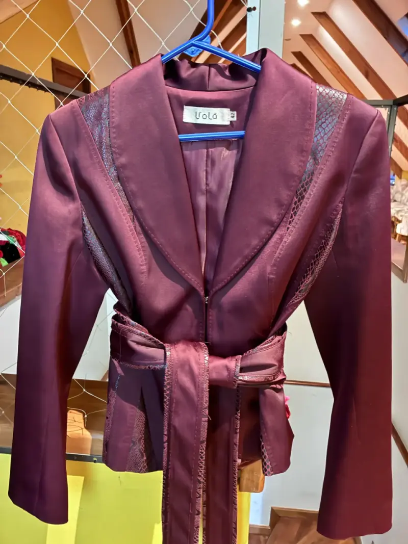 Blazer Liola, T42, burdeos con cinturón Liola - 1