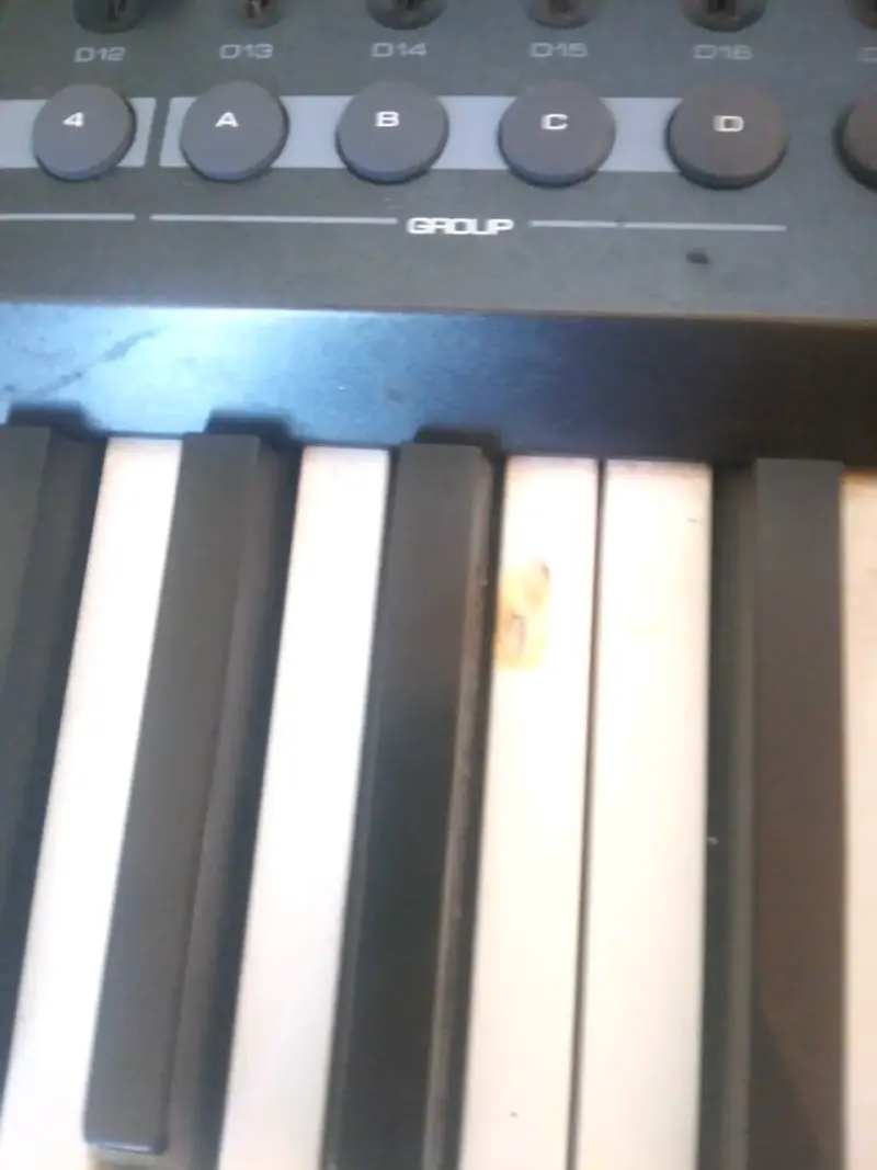 Teclado MIDI controlador musical - 1