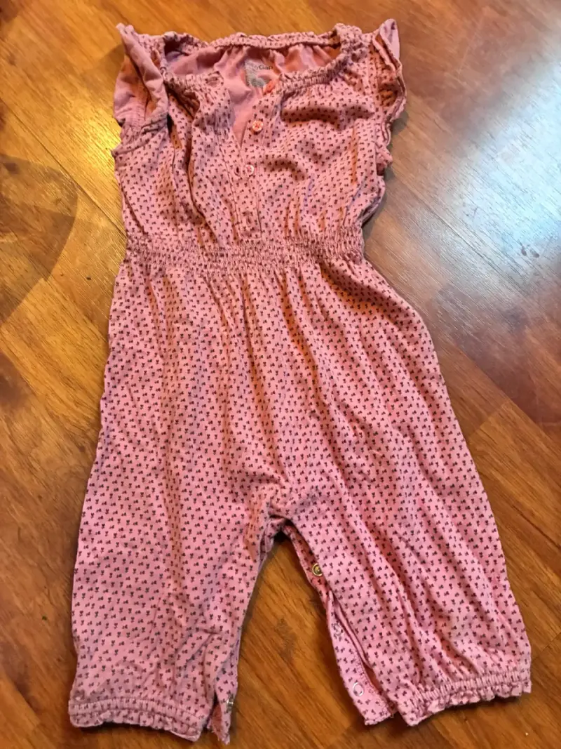 Enterito rosado de bebé Gap, con estampado