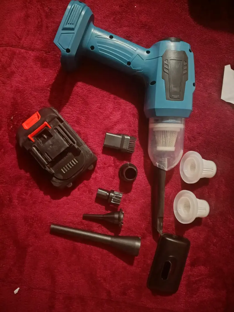 Aspiradora portátil inalámbrica azul con accesorios