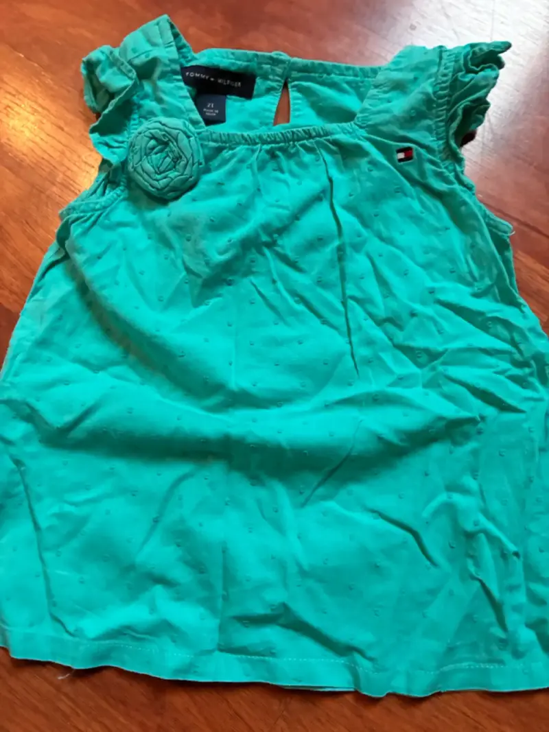 Polera verde Tommy Hilfiger para niña T3