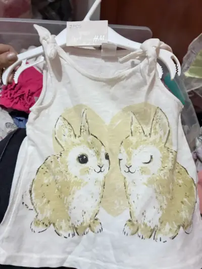 Polera infantil con diseño de conejos H&M - miniatura 2