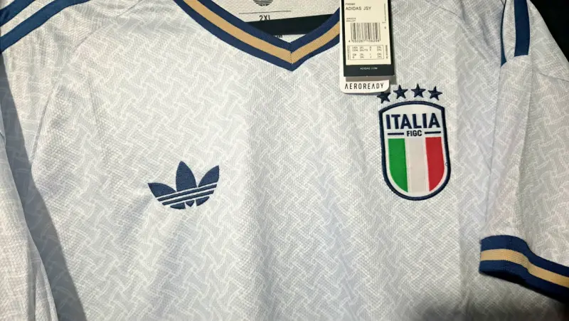 Camiseta Adidas Italia estilo retro blanca - 2