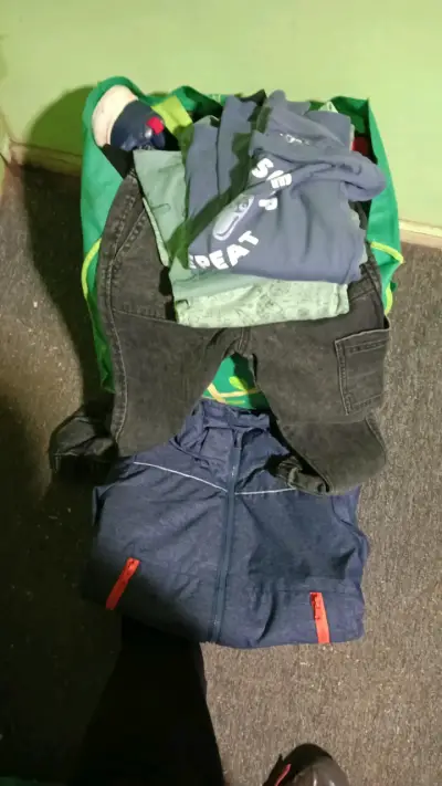 Lote de ropa de niño variada talla 8 - miniatura 1
