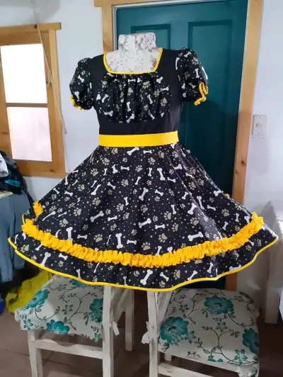 Vestido de Cueca con estampado de huesos y detall - miniatura 1