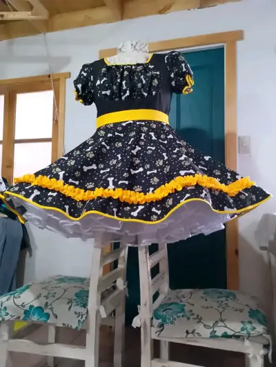 Vestido de Cueca con estampado de huesos y detall - miniatura 3