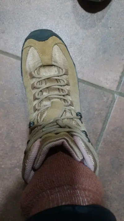 Botas de trekking color marrón para mujer - miniatura 2