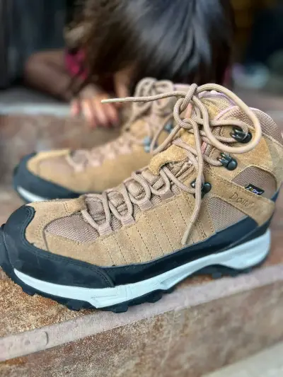 Botas de trekking color marrón para mujer - miniatura 3