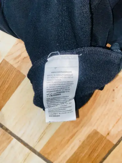 Polerón negro con capucha Calvin Klein - miniatura 3