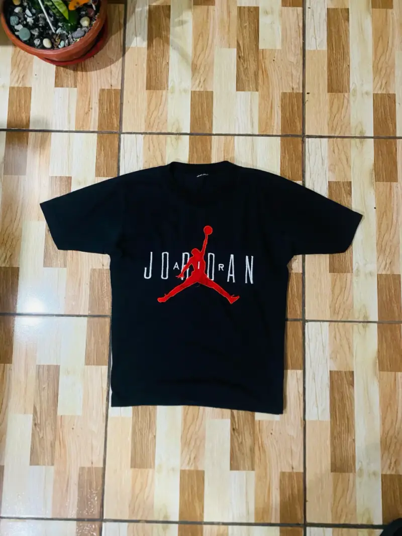 Polera negra Jordan Jumpman