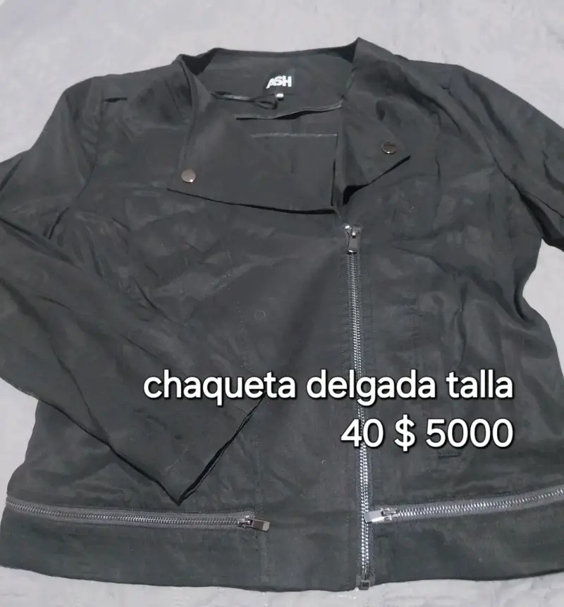 Polera polo negra H&M en buen estado - 3