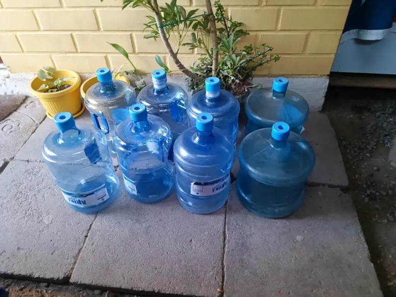 Bidones de agua de 10 litros reutilizables - 1