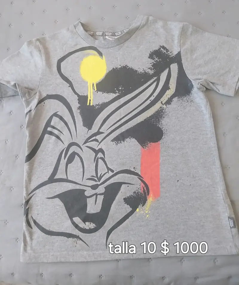 Polera gris Bugs Bunny talla 10
