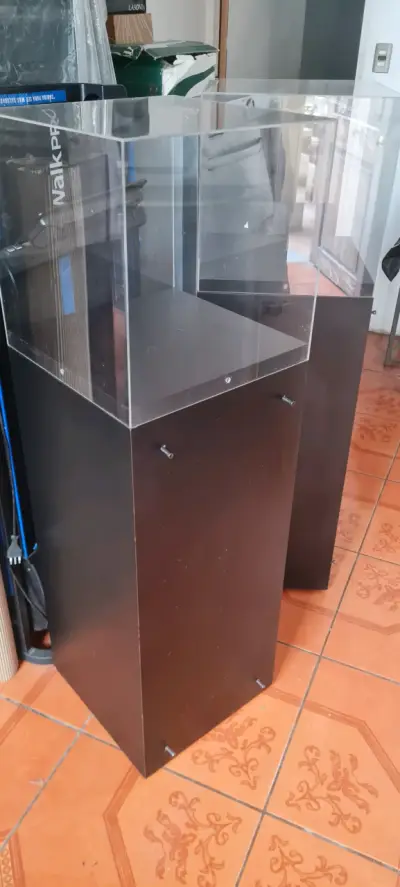 Vitrinas de exhibición con base negra - miniatura 3