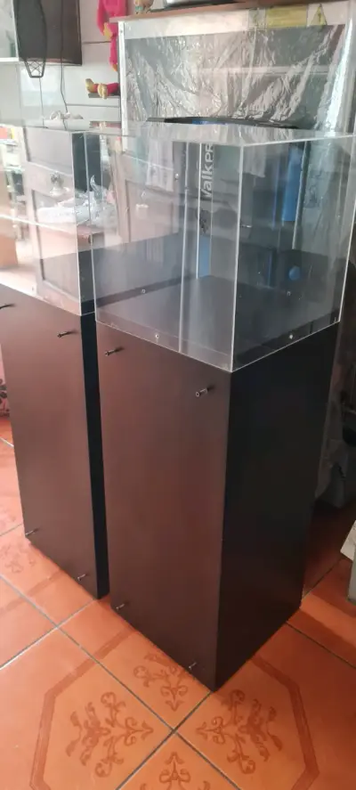 Vitrinas de exhibición con base negra - miniatura 4