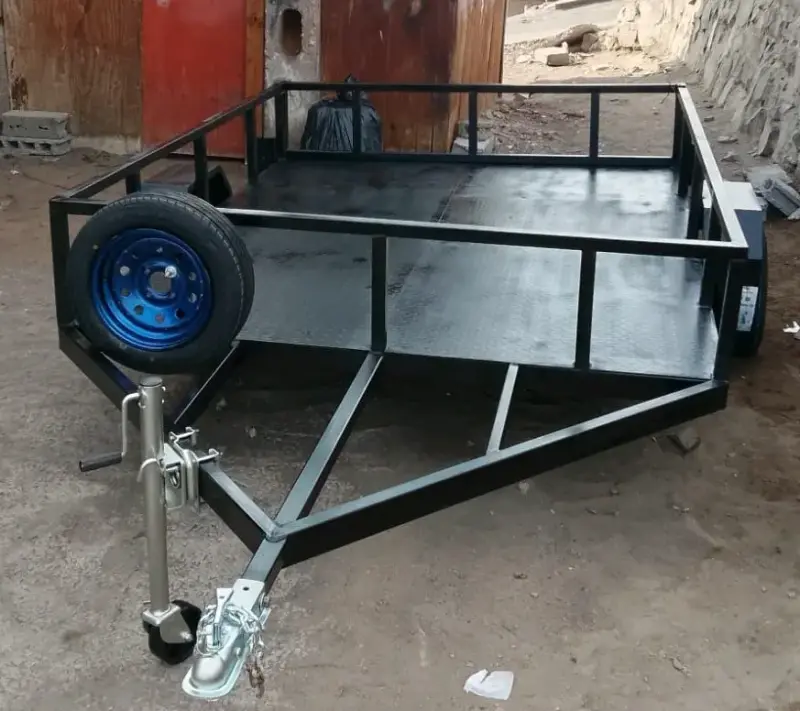 Carro de arrastre metálico con rueda de repuesto - 1