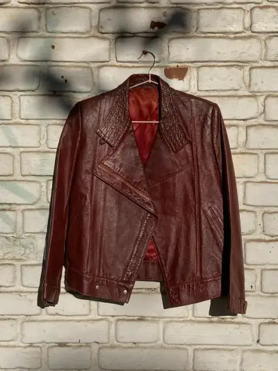 Chaqueta de cuero marrón estilo biker - miniatura 1