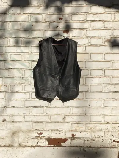 Chaleco de cuero negro unisex - miniatura 1