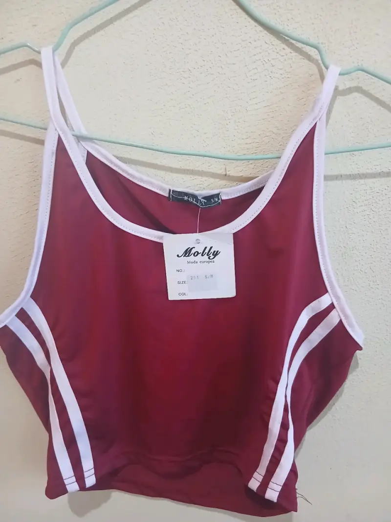 Top deportivo Molly burdeos con tirantes