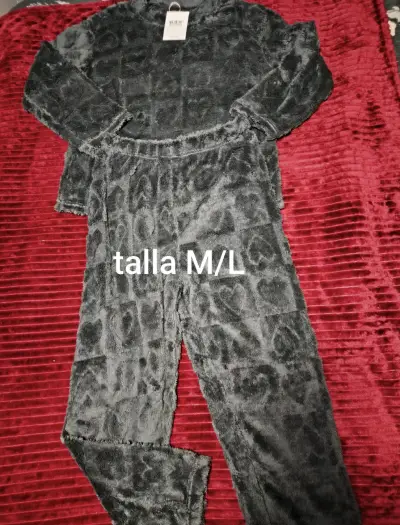 Pijama polar viene por talla - miniatura 1