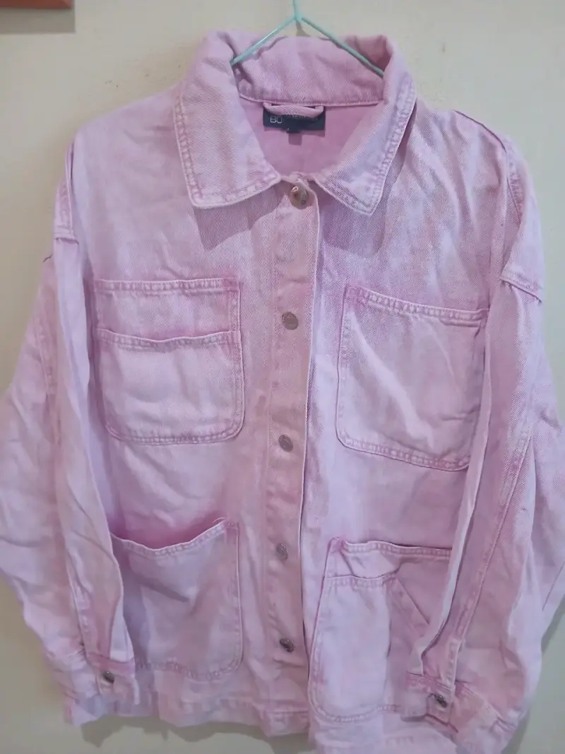 Chaqueta de mezclilla rosa para mujer