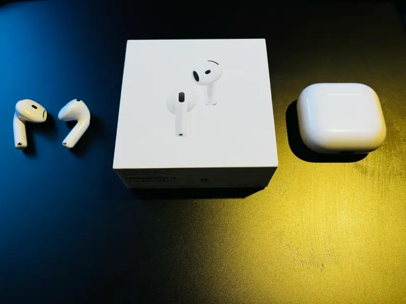 Apple AirPods 4 con Cancelación de ruido ANC - 1