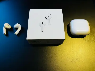 Apple AirPods 4 con Cancelación de ruido ANC - miniatura 1
