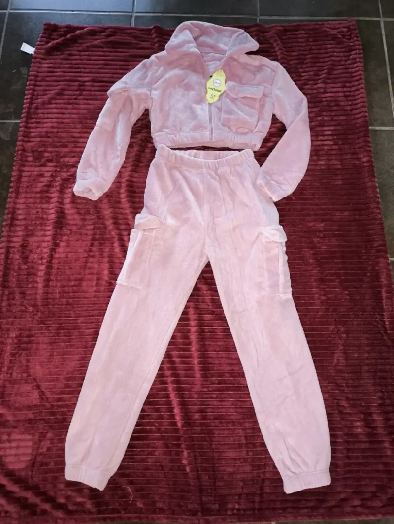 Conjunto deportivo polar rosado para mujer