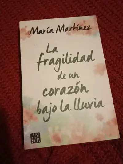 Libro 'La fragilidad de un corazón bajo la lluvia' - miniatura 1