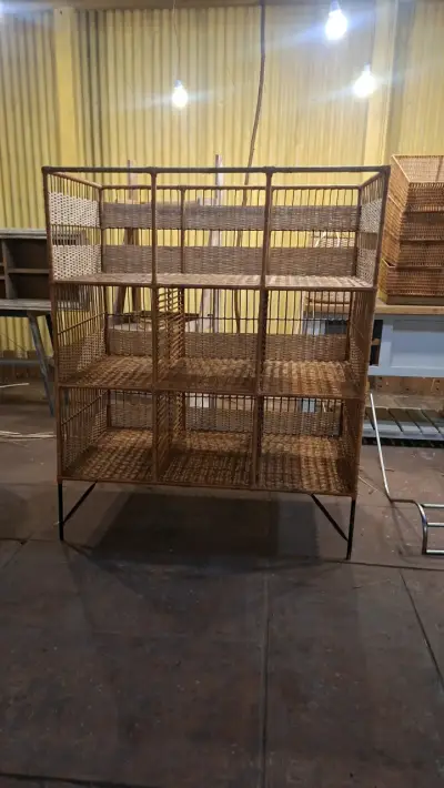 Estantería de mimbre con estructura metálica - miniatura 2