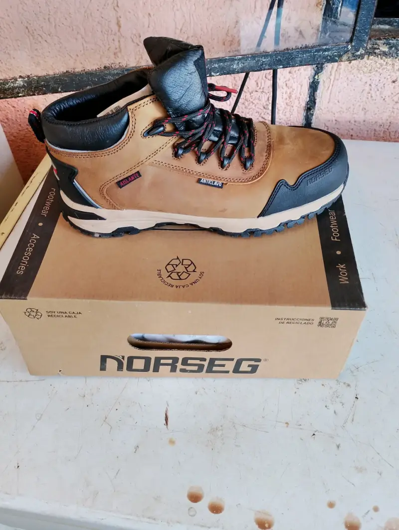 Botas de seguridad Norseg marrón antideslizantes