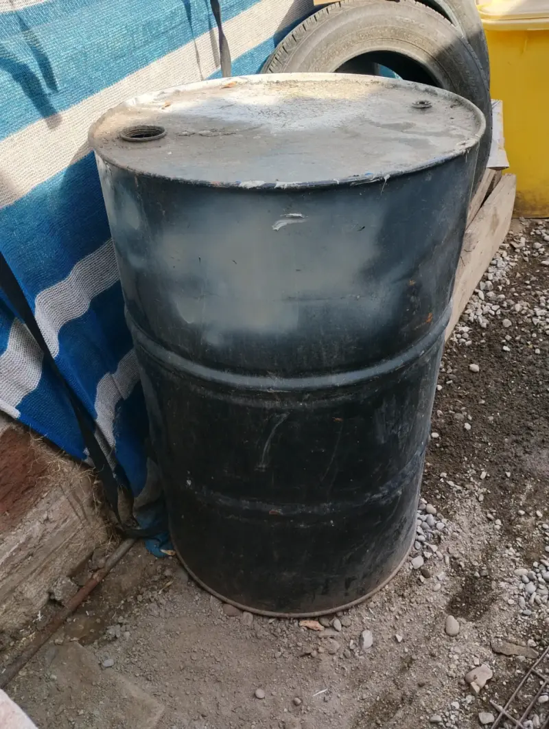 Tambor de metal negro para almacenamiento - 2