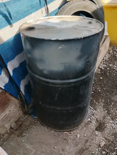 Tambor de metal negro para almacenamiento - miniatura 2