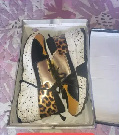 Zapatillas deportivas con diseño animal print - miniatura 3
