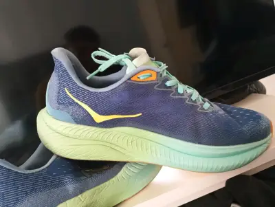 Zapatillas deportivas Hoka azul y verde - miniatura 4