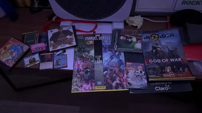 Colección de revistas y juegos variados