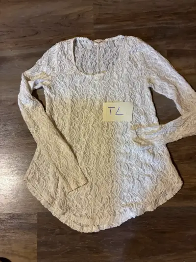 Polera de encaje blanco manga larga talla L - miniatura 1