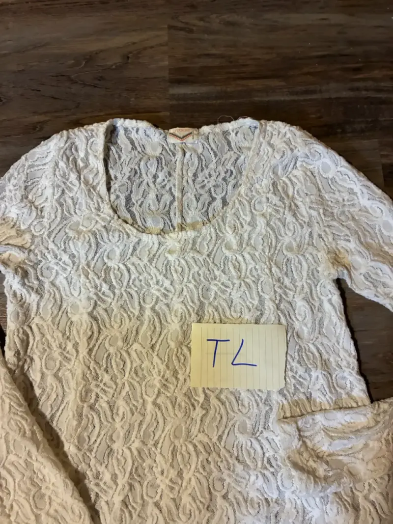 Polera de encaje blanco manga larga talla L - 2
