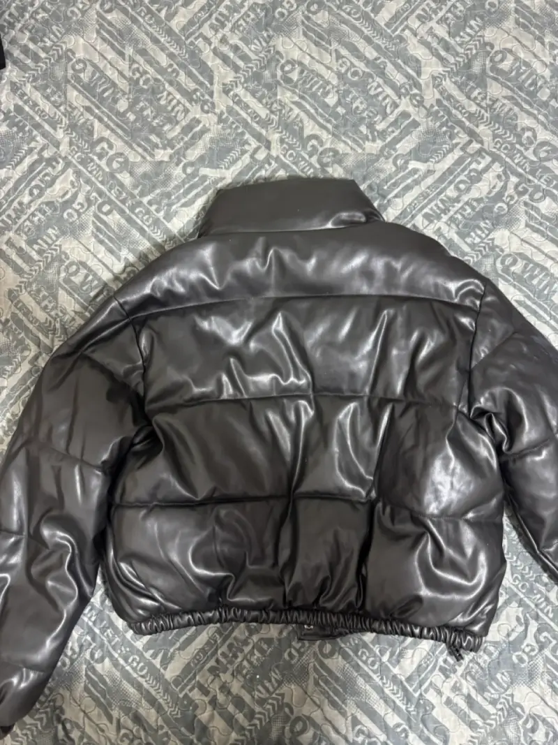 Chaqueta acolchada negra para invierno - 2