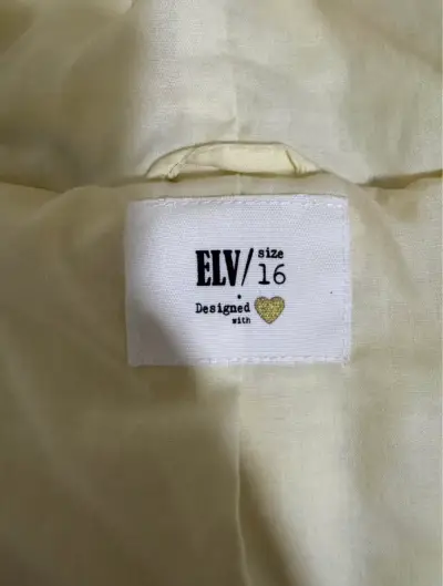 Chaqueta de peluche blanca con capucha - miniatura 2