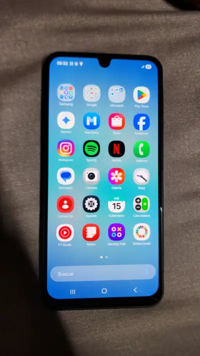 Smartphone Samsung Galaxy A17 en buen estado - miniatura 1