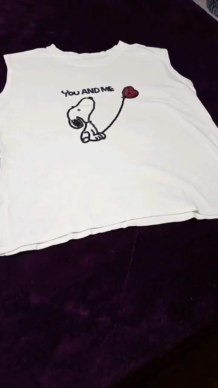Polera blanca Snoopy con diseño bordado - 1
