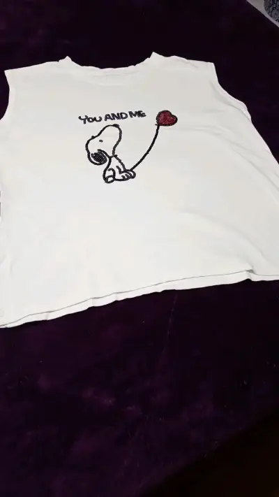 Polera blanca Snoopy con diseño bordado - miniatura 1
