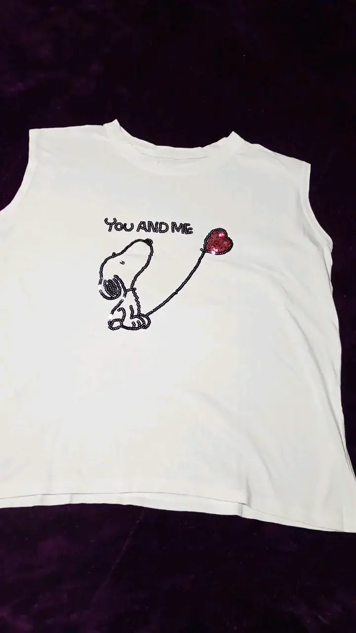 Polera blanca Snoopy con diseño bordado - 2