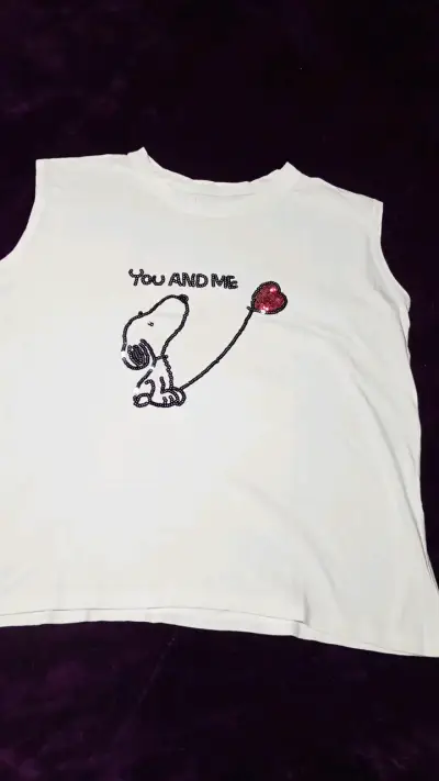 Polera blanca Snoopy con diseño bordado - miniatura 2