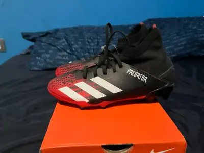 Zapatillas de futbol Adidas predator talla 35,5 - miniatura 2