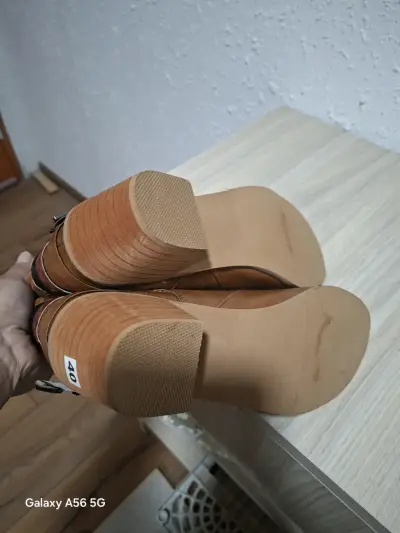 Botines de cuero marrón con hebillas - miniatura 3