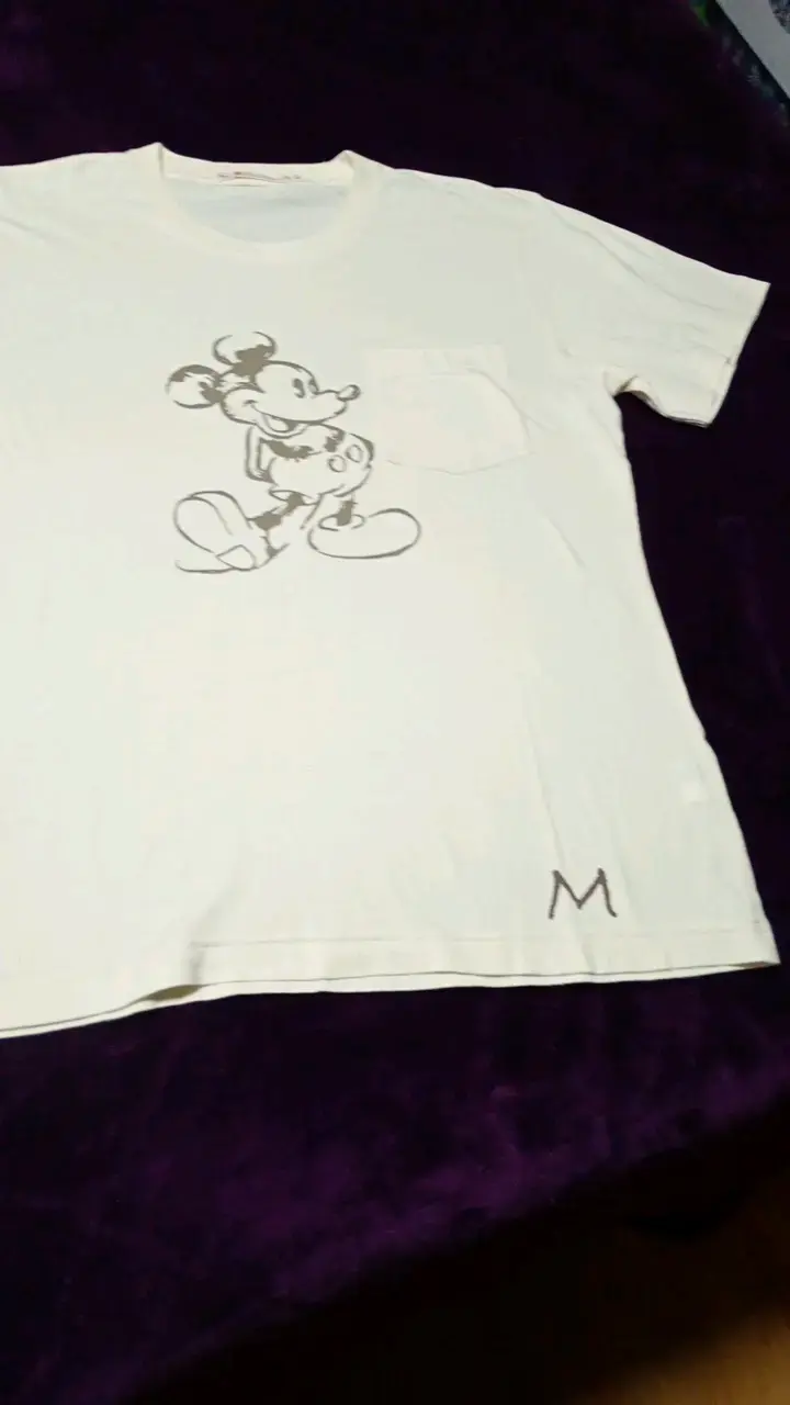 Polera blanca hues con diseño de personaje animado - 1