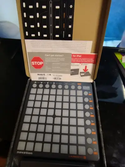 Controlador MIDI Novation Launchpad S - miniatura 2