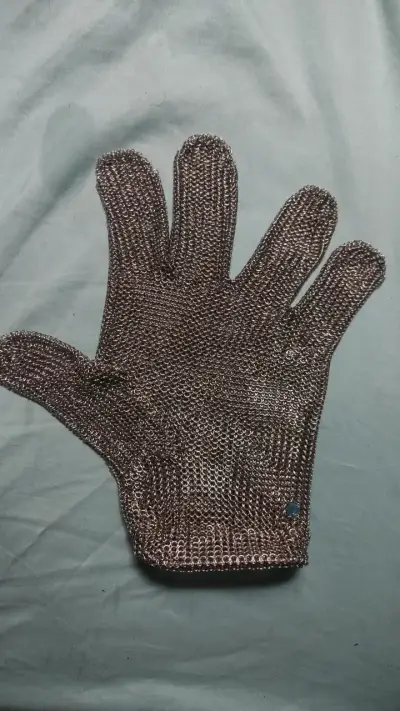 Guante de malla metálica para protección - miniatura 1
